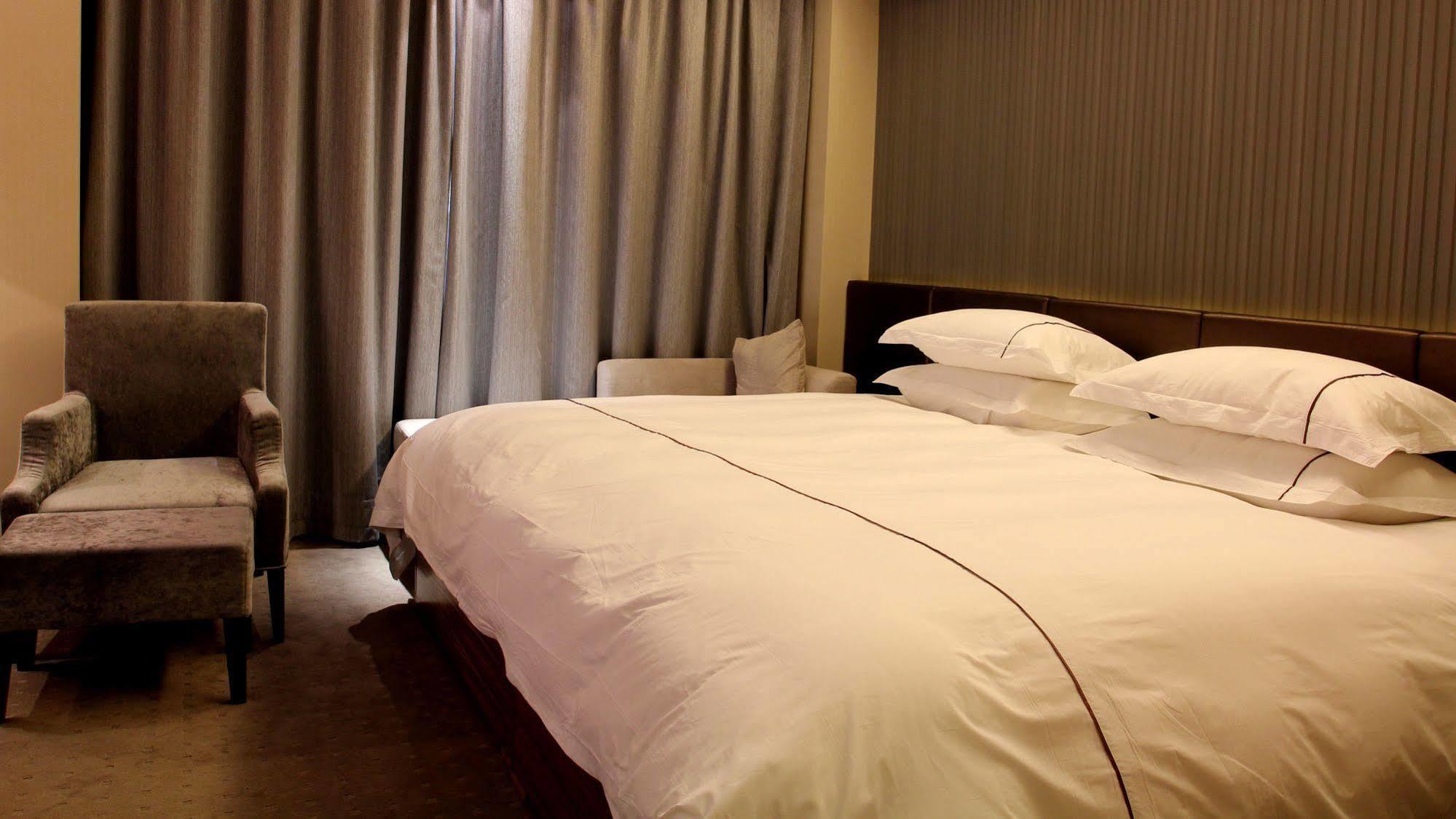 Yiwu Wendemu International Hotel Exterior photo