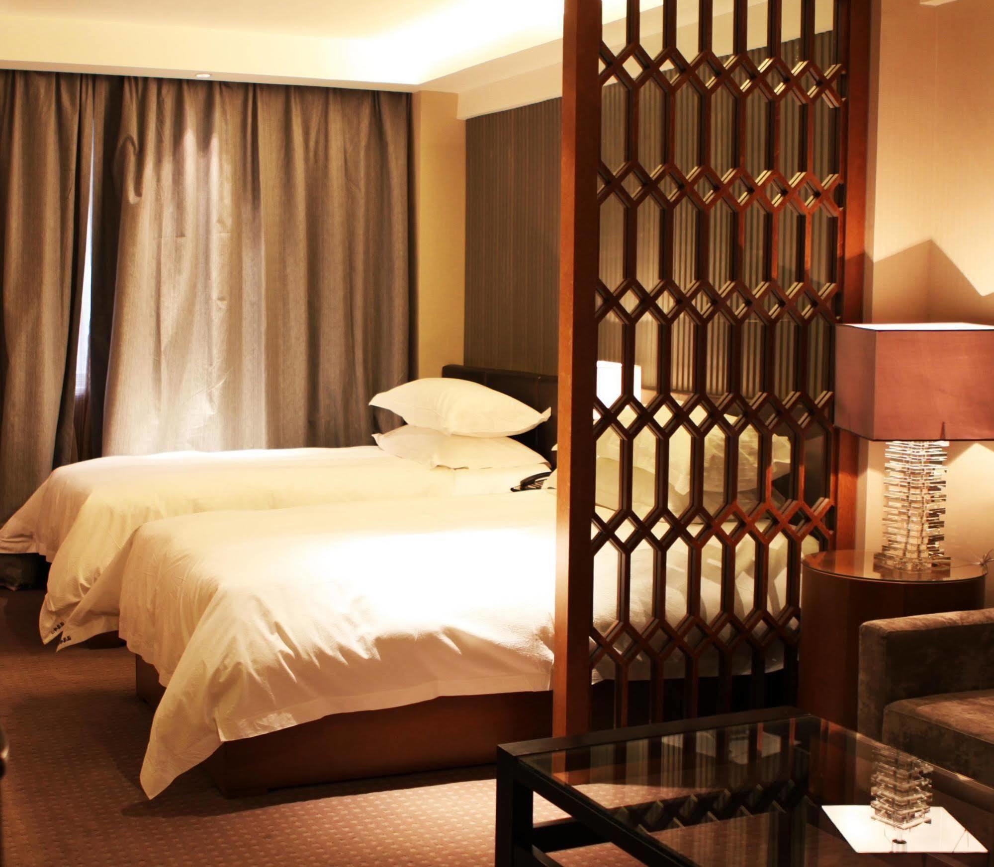 Yiwu Wendemu International Hotel Exterior photo